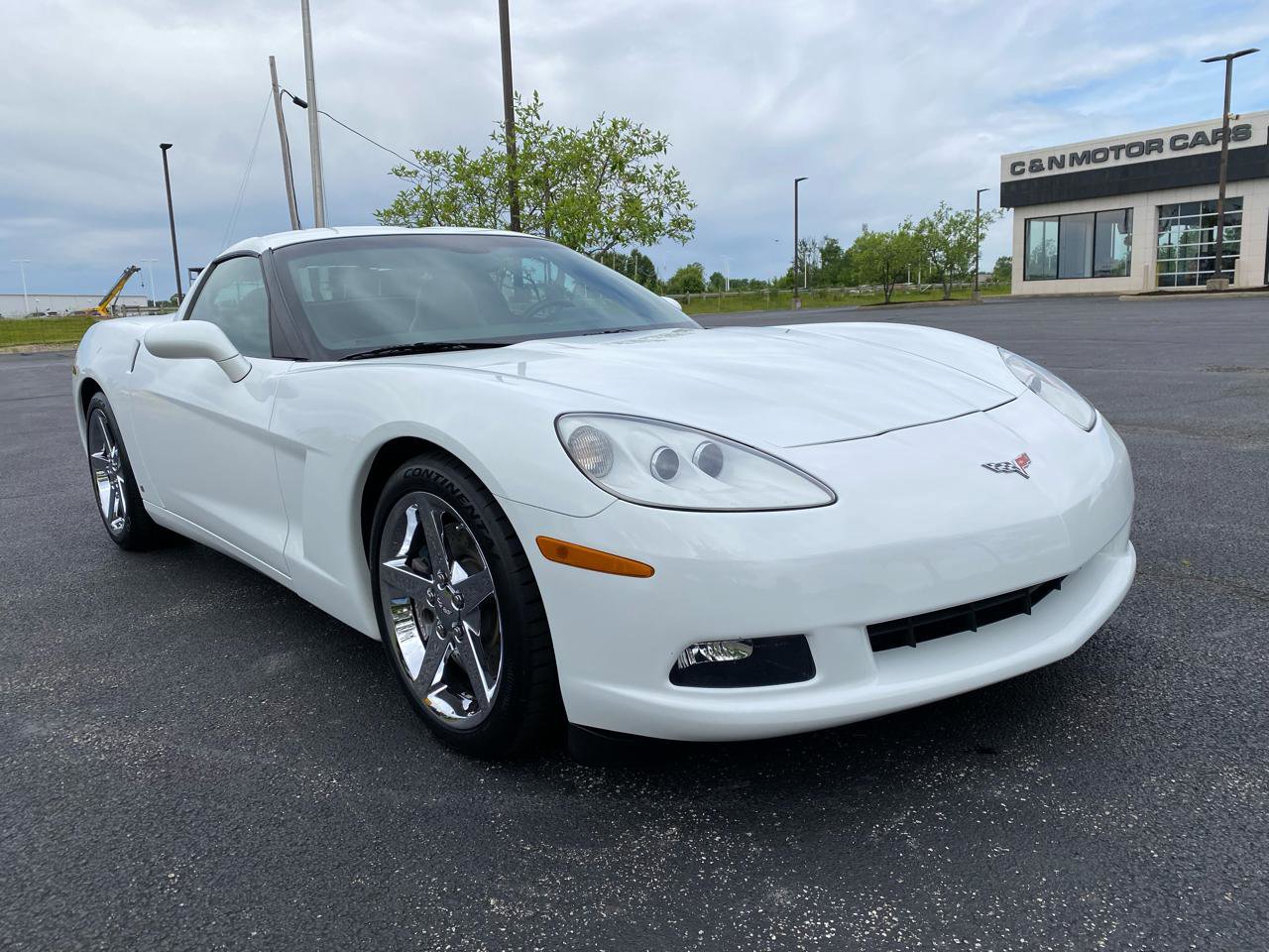 Used 2007 Chevrolet Corvette Coupe w/ Performance Package RWD image 3
