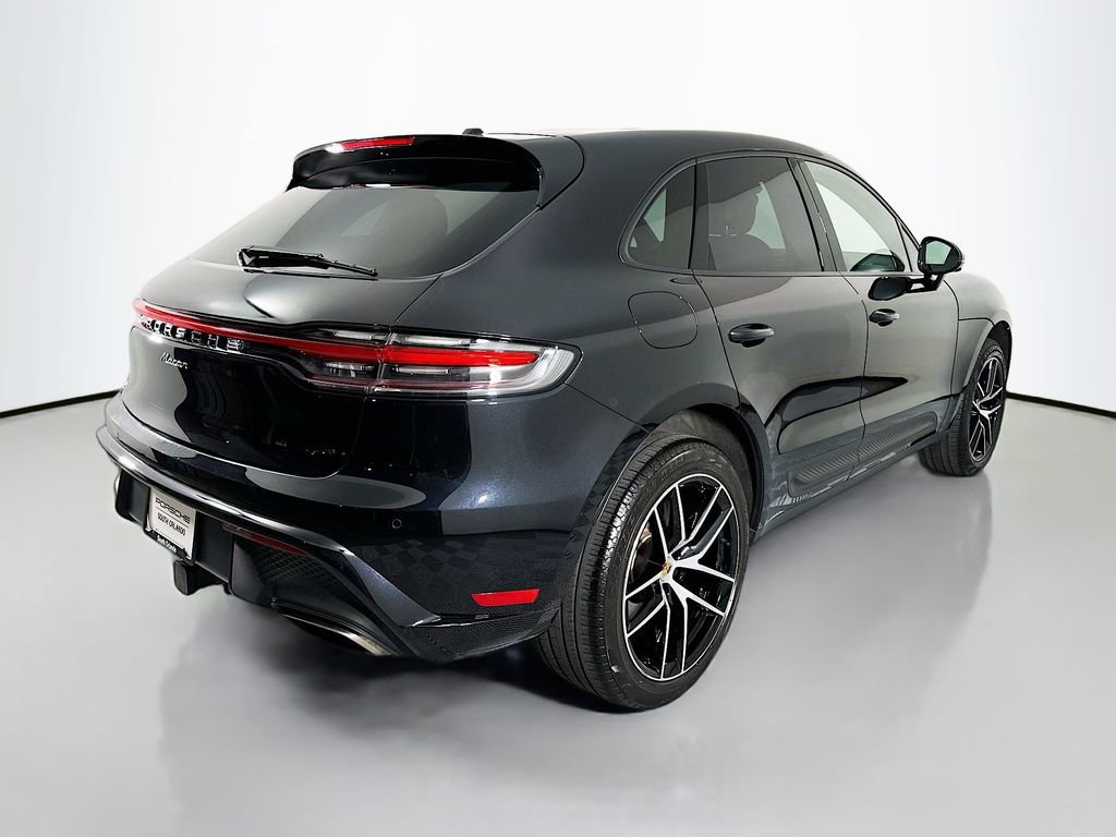 Certified 2024 Porsche Macan AWD/4WD image 9
