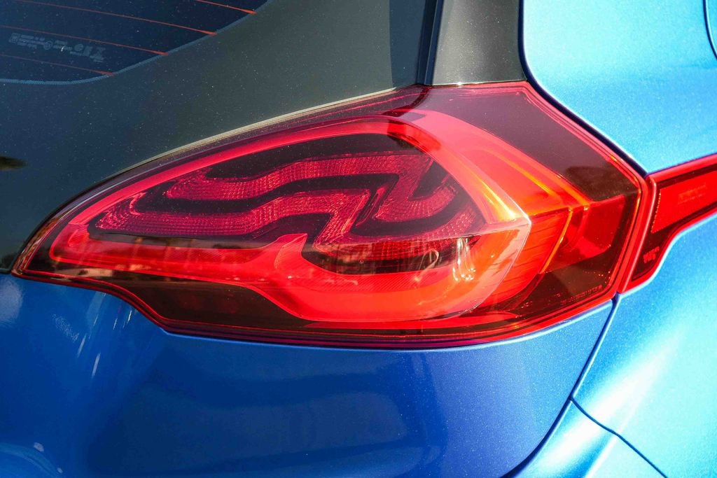Used 2019 Chevrolet Bolt Premier FWD image 7