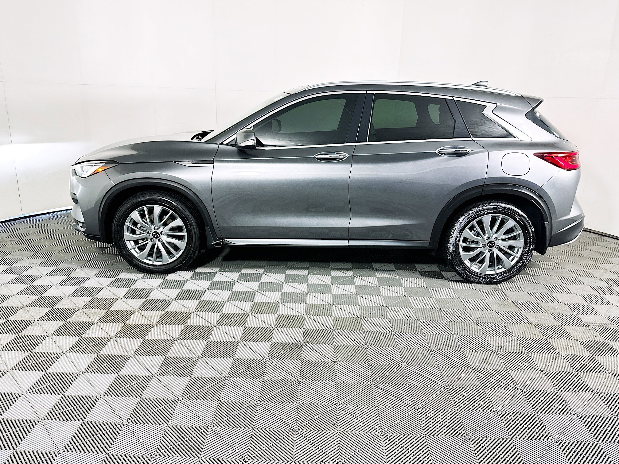 Used 2023 INFINITI QX50 Luxe image 6