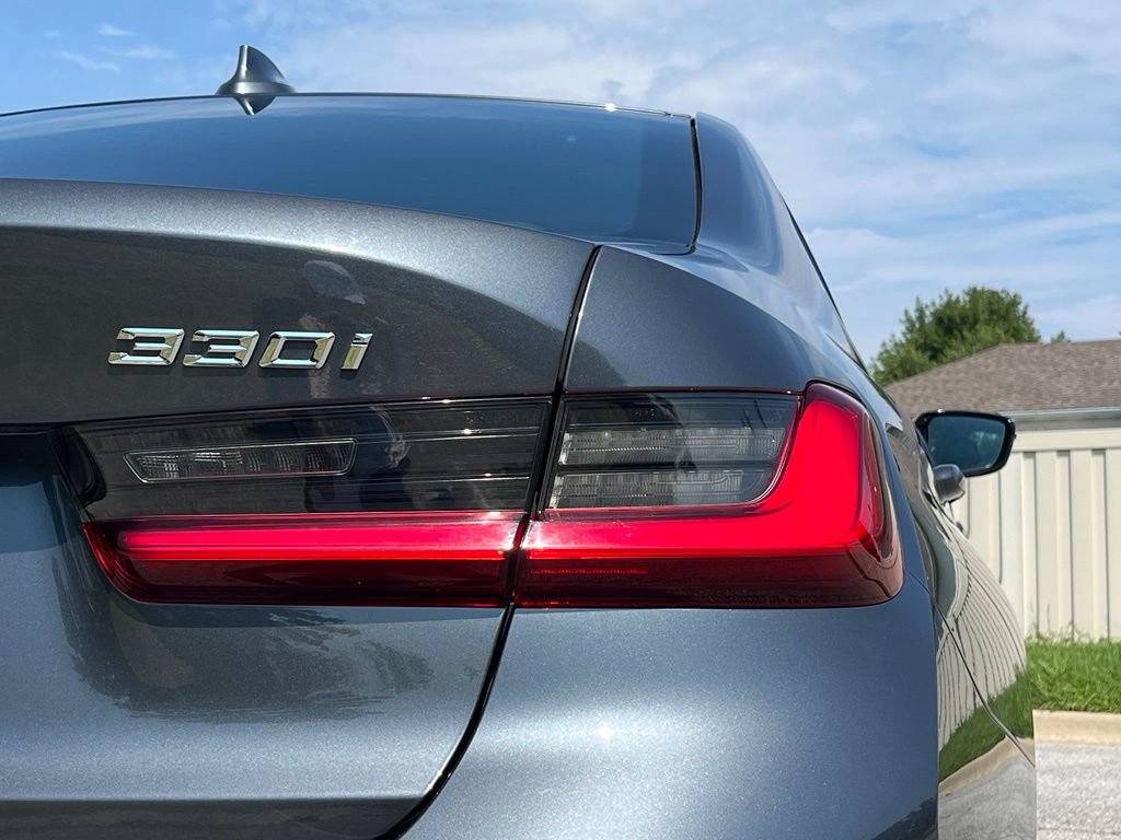 Used 2021 BMW 330i xDrive Sedan w/ Convenience Package AWD/4WD image 12