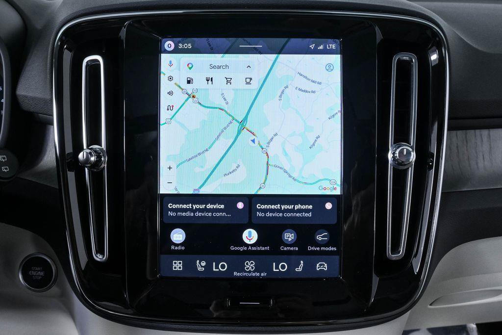 Certified 2026 Volvo XC40 B5 Plus AWD/4WD image 16