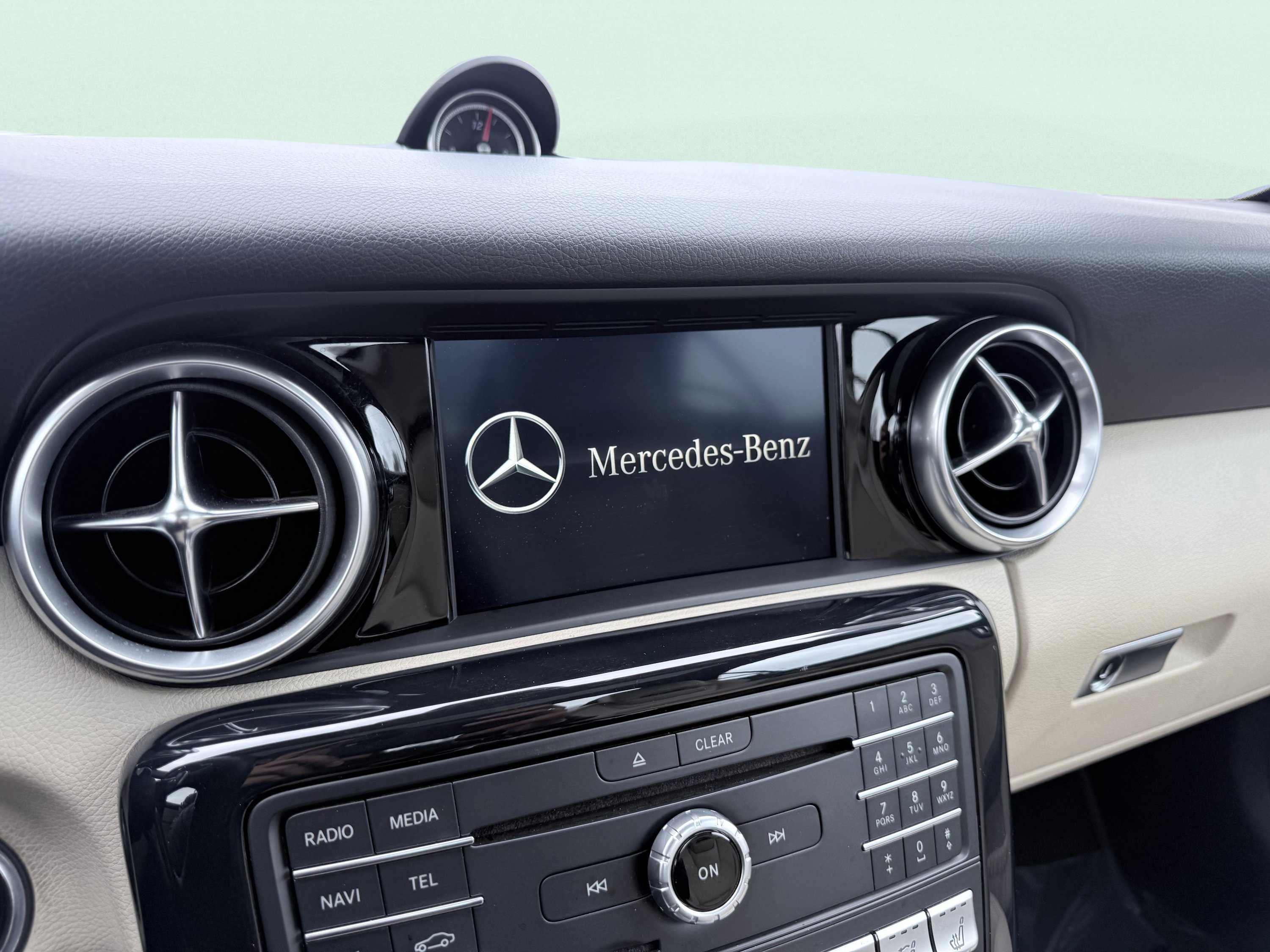 Used 2020 Mercedes-Benz SLC 300 w/ Premium Package image 43
