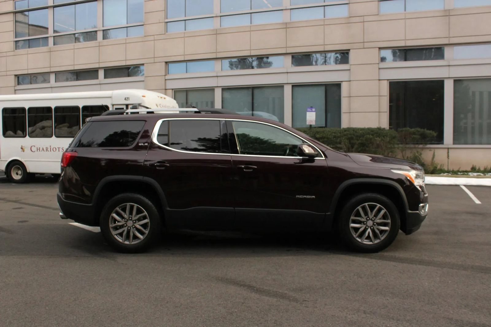 Used 2017 GMC Acadia SLE w/ Driver Alert Package I AWD/4WD image 6