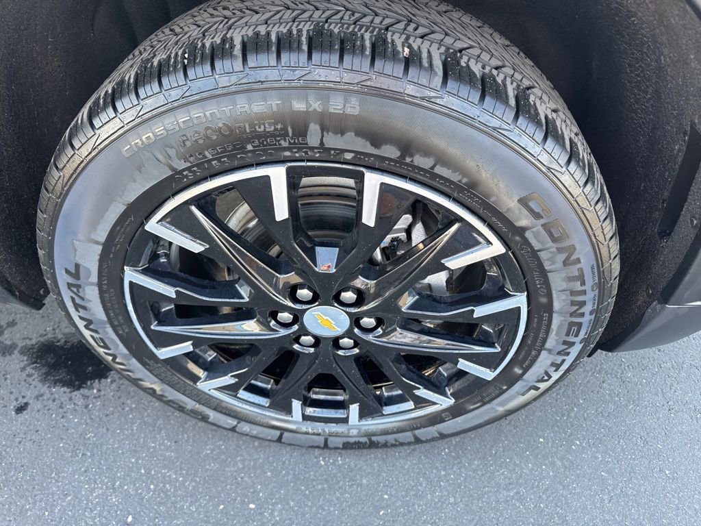 Certified 2025 Chevrolet Traverse LT w/ Sun and Wheel Package AWD/4WD image 8