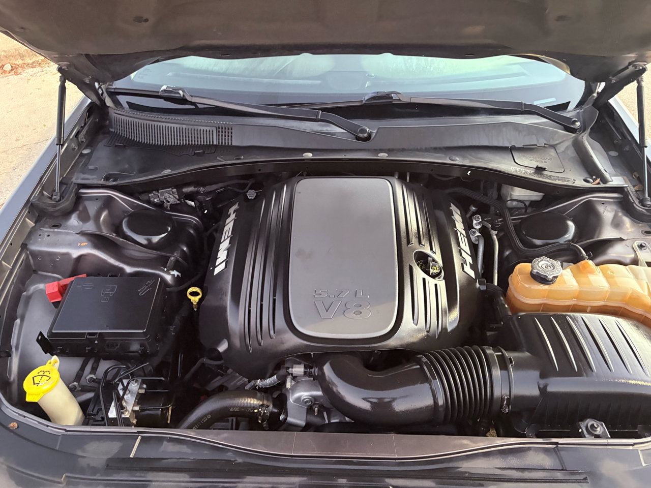 Used 2013 Chrysler 300 C image 39