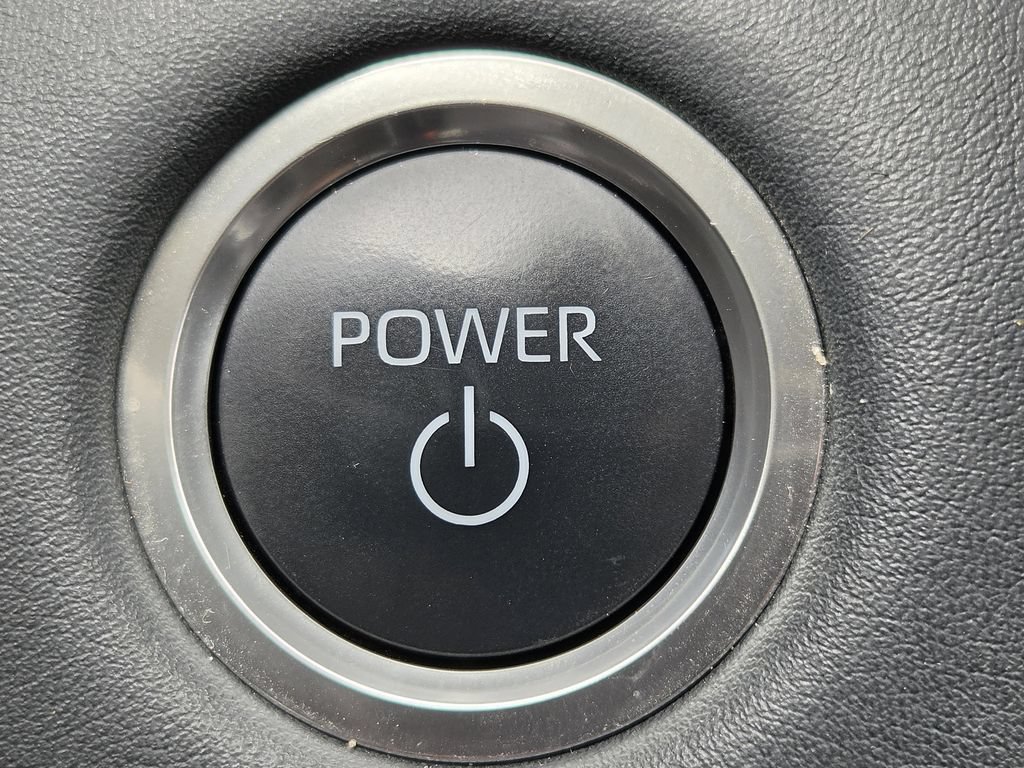 Used 2024 Toyota Highlander XLE FWD image 22