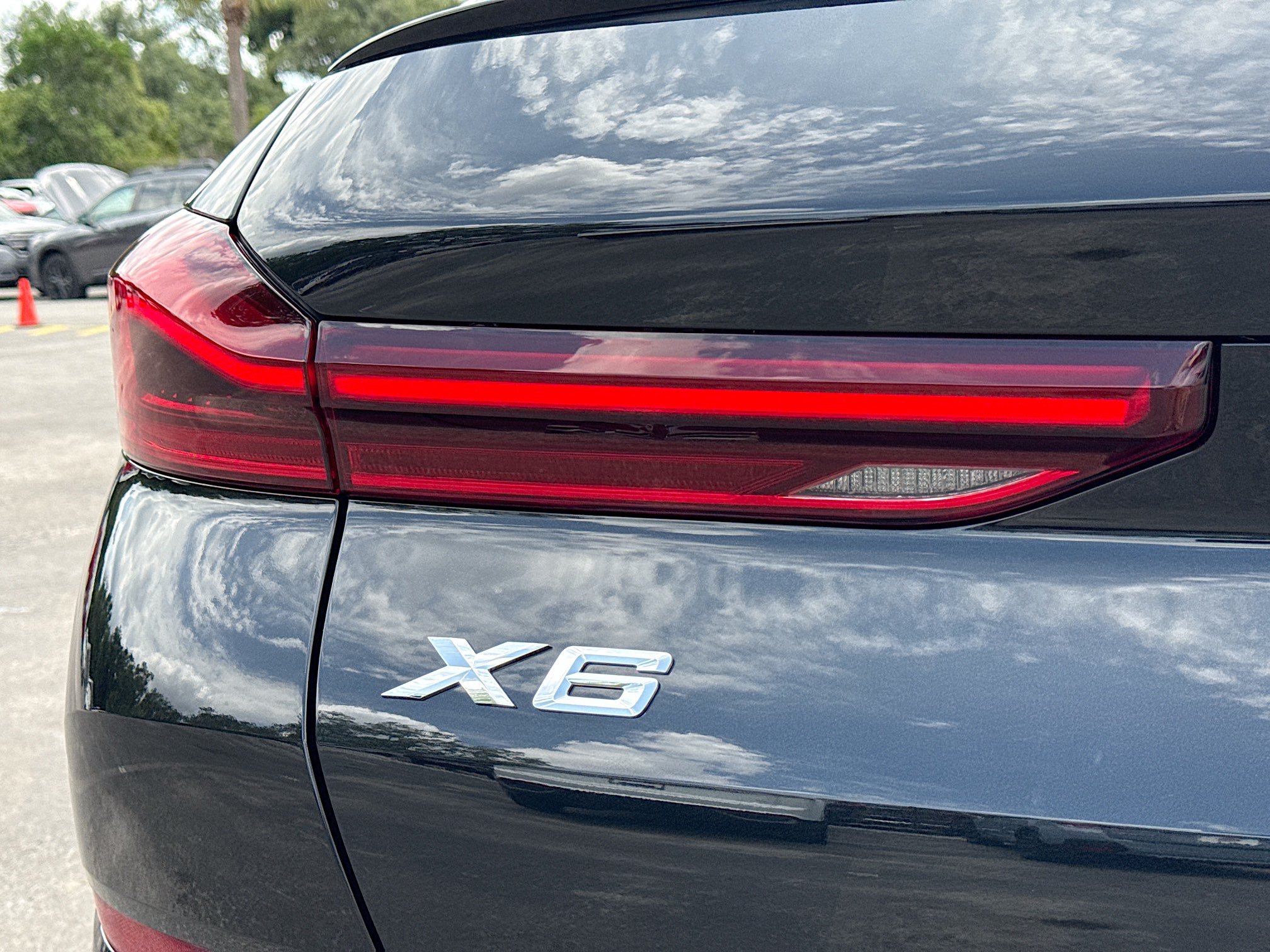 New 2027 BMW X6 xDrive40i w/ Executive Package AWD/4WD image 10