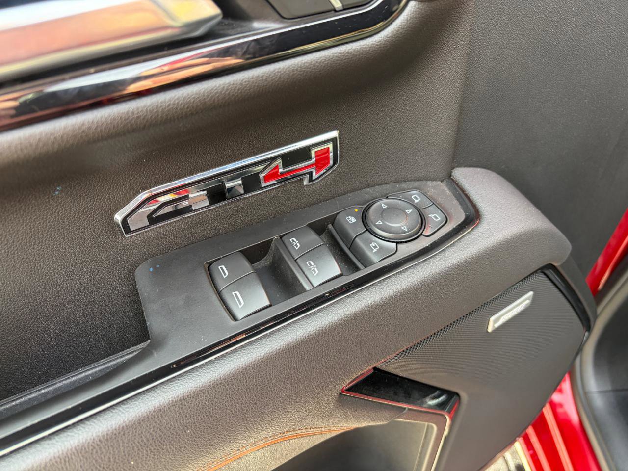 Used 2025 GMC Sierra 1500 AT4 w/ AT4 Premium Package image 10