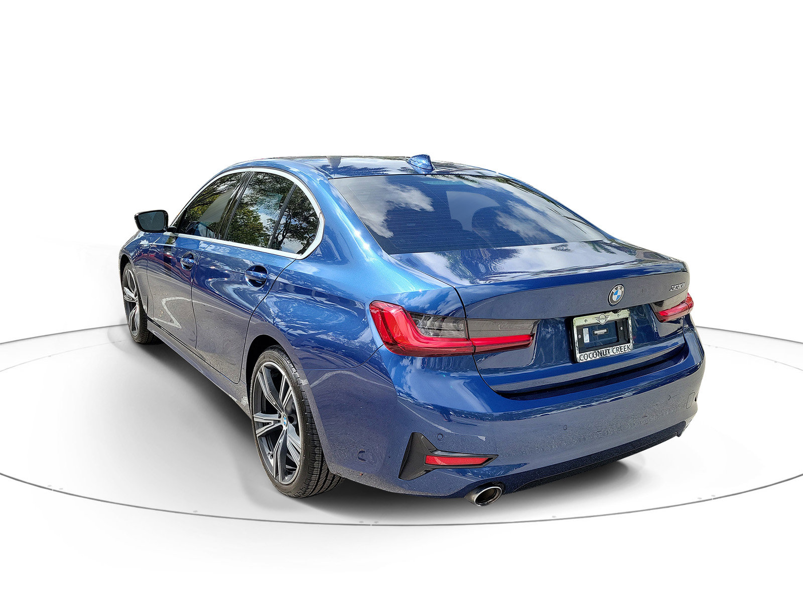 Used 2022 BMW 330i Sedan w/ Driving Assistance Package image 3