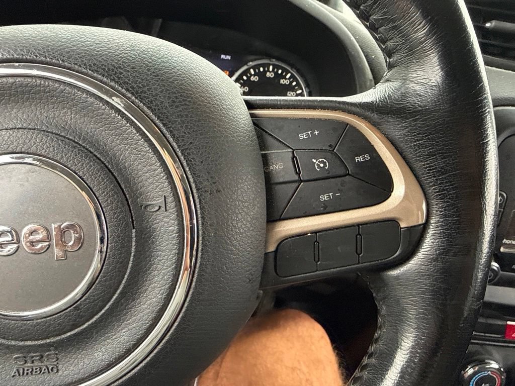 Used 2017 Jeep Renegade Latitude AWD/4WD image 22
