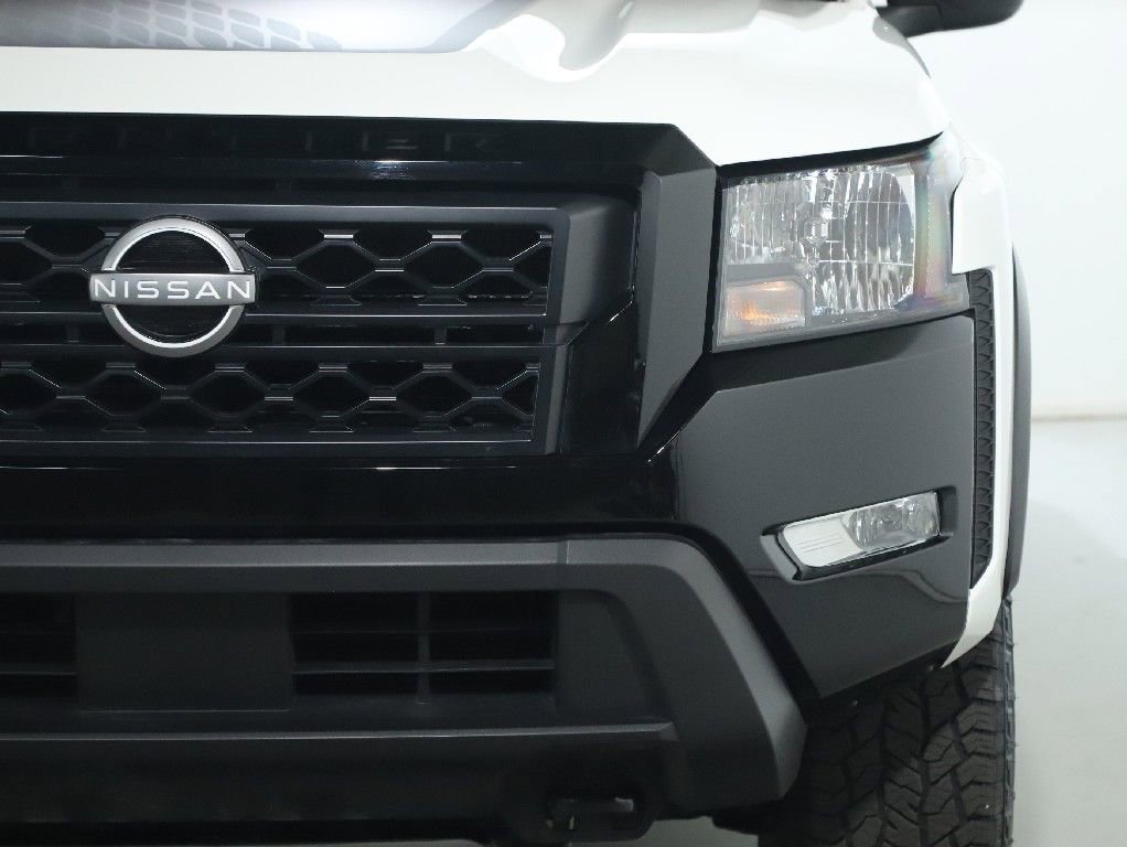 Certified 2024 Nissan Frontier SV w/ Hardbody Edition image 8