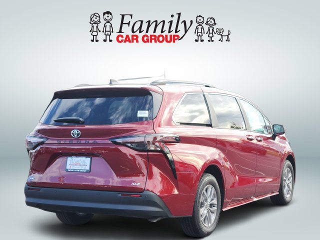 New 2026 Toyota Sienna XLE FWD image 4