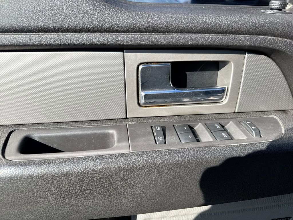 Used 2011 Ford F150 Lariat Limited image 22