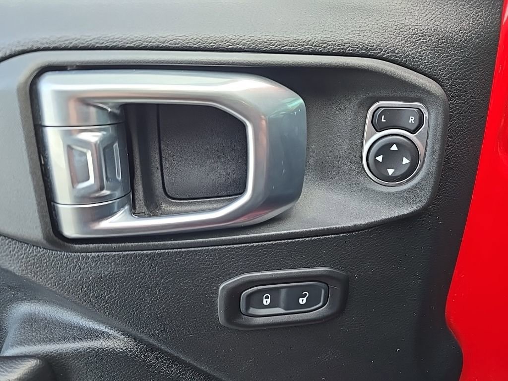 Used 2021 Jeep Gladiator Willys image 26