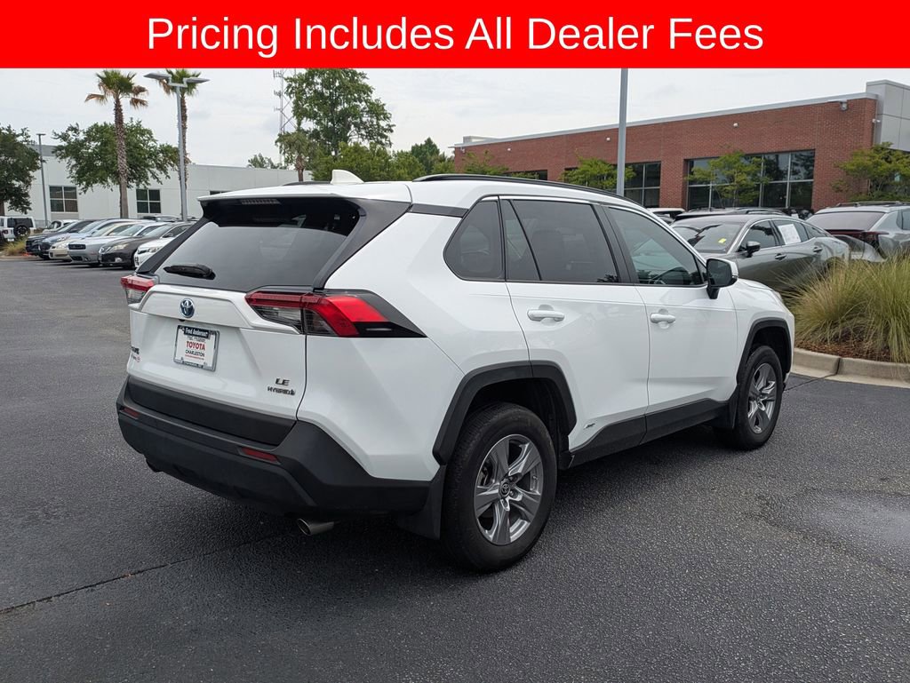 Certified 2024 Toyota RAV4 LE AWD/4WD image 5