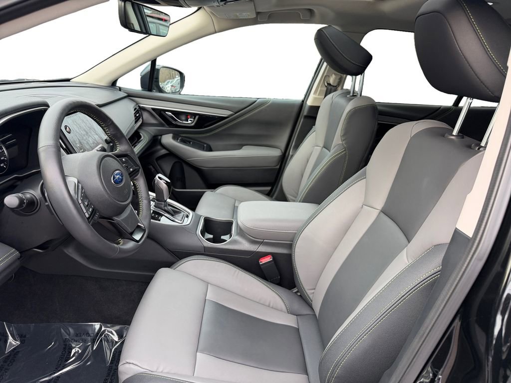 Used 2025 Subaru Outback Onyx Edition image 9