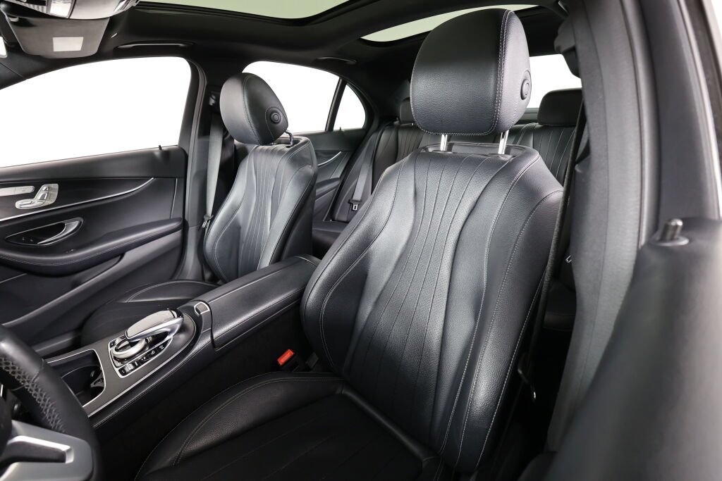 Used 2019 Mercedes-Benz E 300 4MATIC image 11