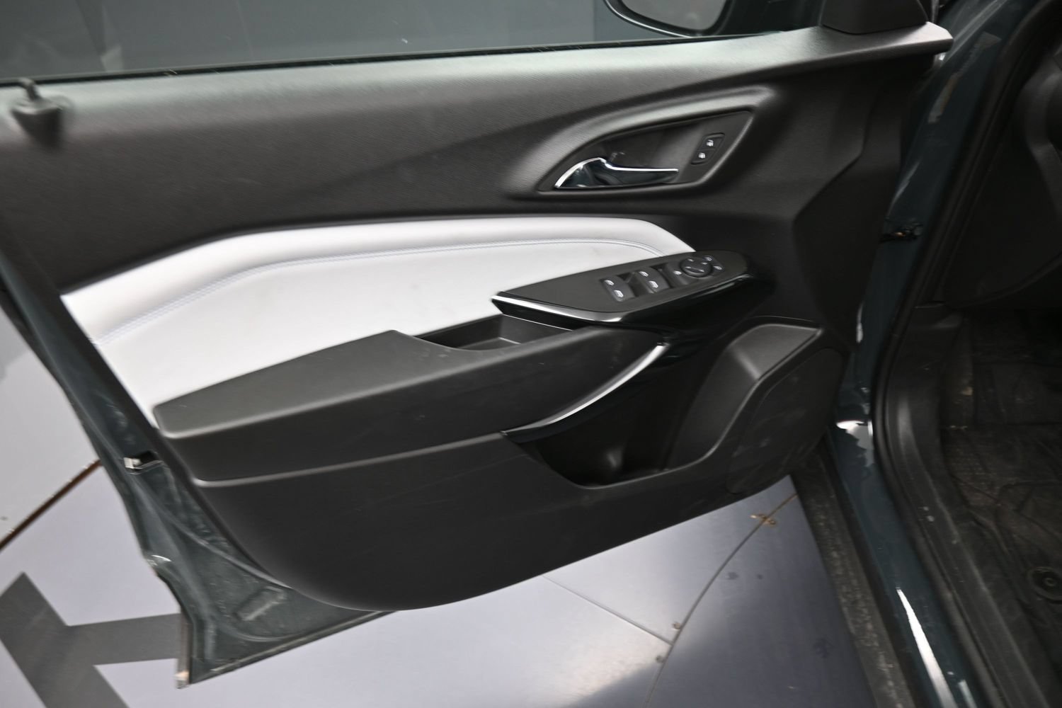 Used 2026 Chevrolet Trax LT w/ LT Convenience Package FWD image 13