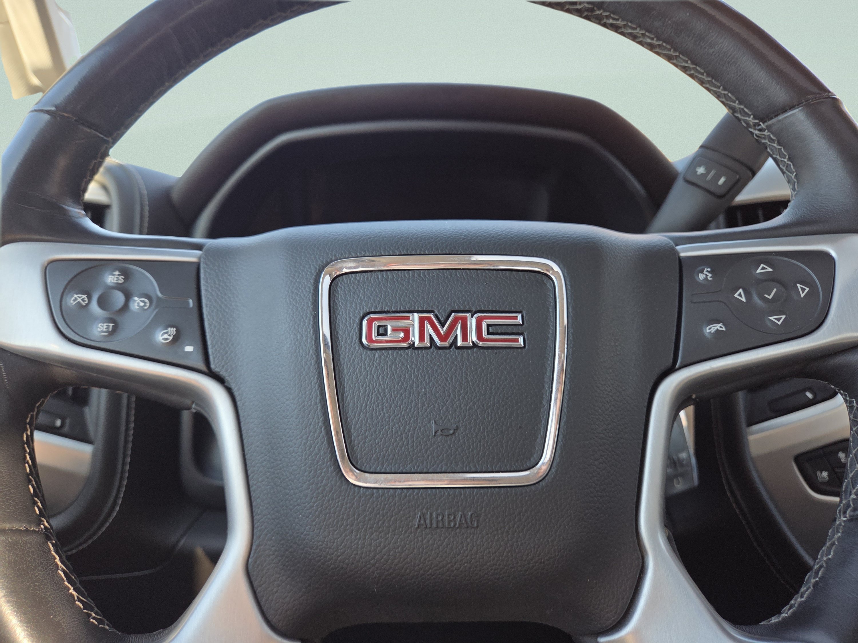 Used 2017 GMC Sierra 2500 SLT w/ Duramax Plus Package AWD/4WD image 34
