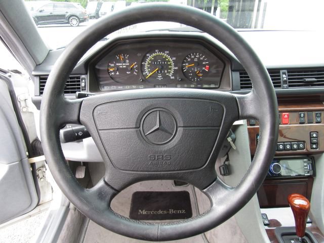 Used 1994 Mercedes-Benz E 320 Convertible image 18