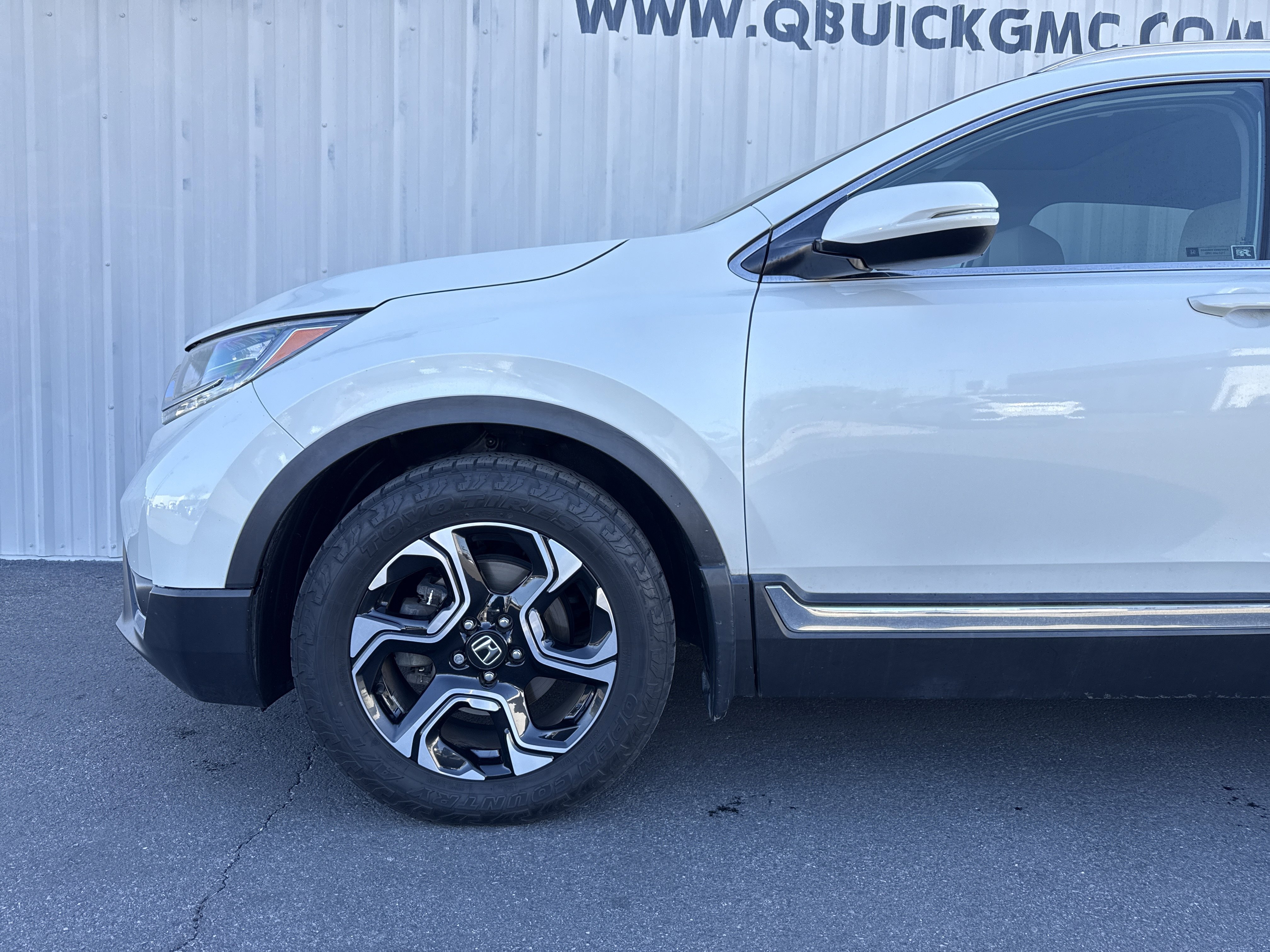 Used 2018 Honda CR-V Touring image 3