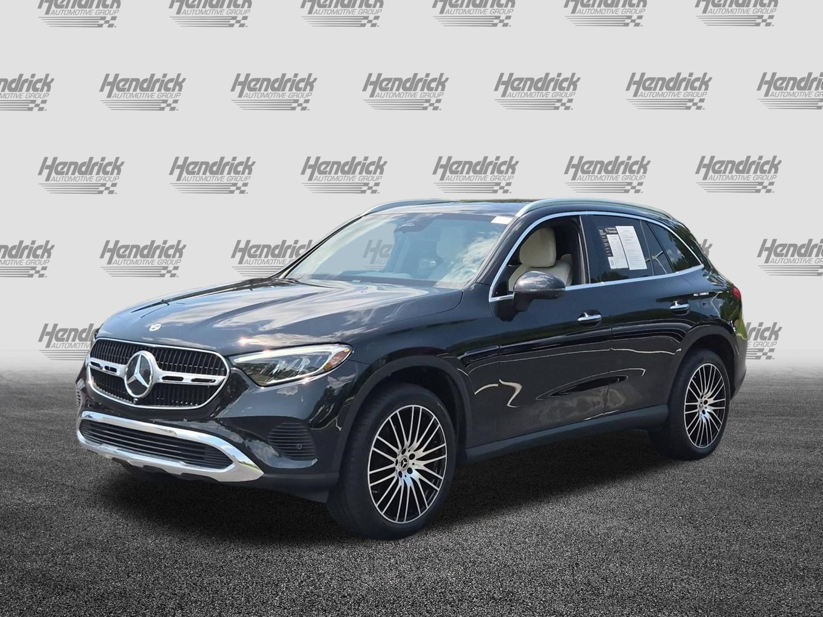 Used 2023 Mercedes-Benz GLC 300 4MATIC image 5