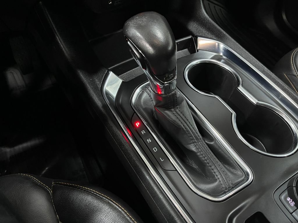 Used 2021 Chevrolet Traverse RS w/ LPO, 'HIT The Road' Package image 29