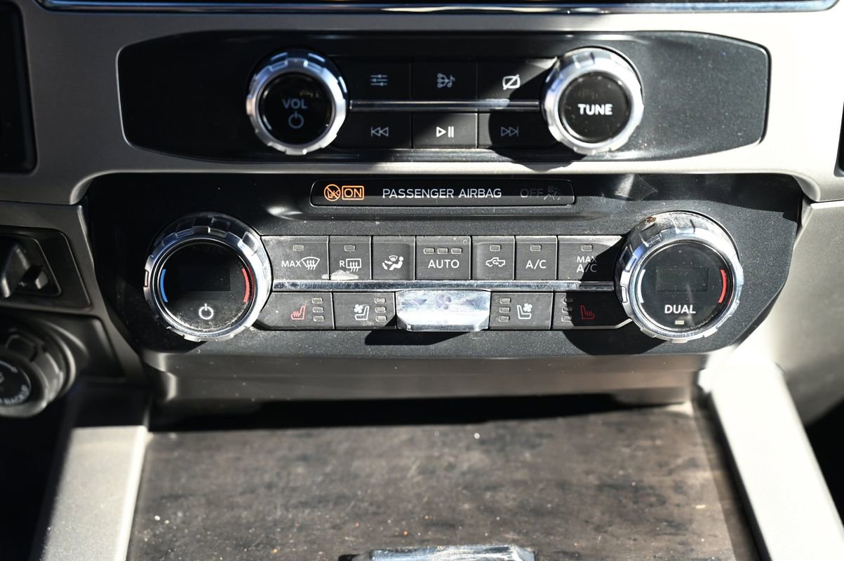 Used 2022 Ford F350 Lariat w/ Chrome Package image 34