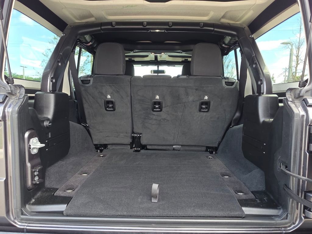 Used 2022 Jeep Wrangler Unlimited Sport image 15