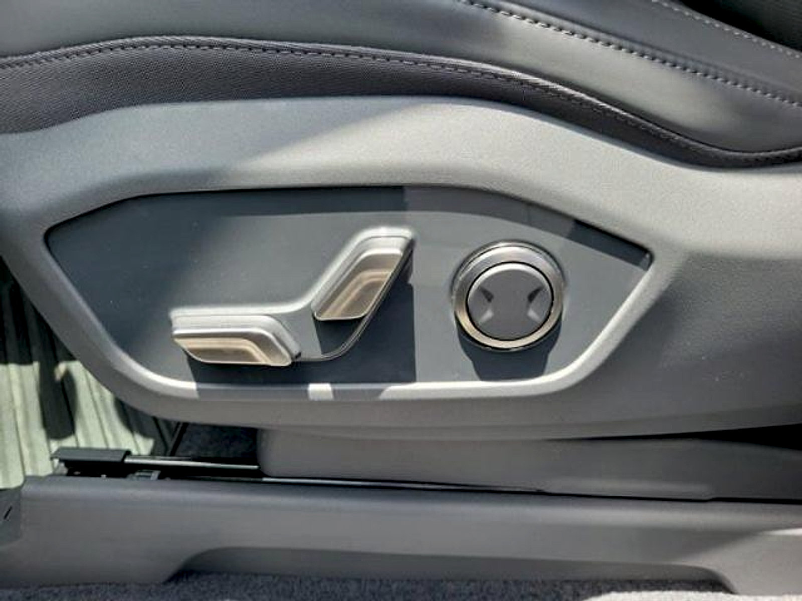 Used 2026 Kia EV9 Light RWD image 19