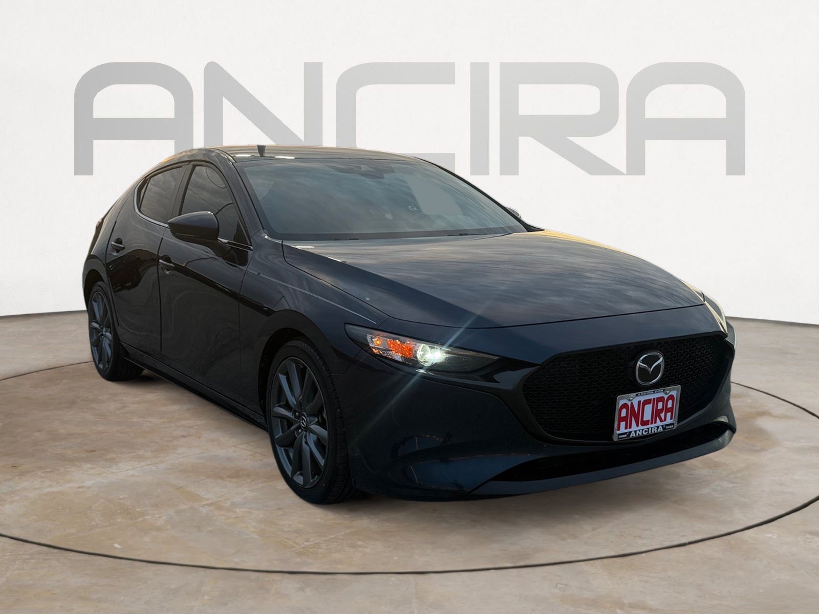 Used 2019 MAZDA MAZDA3 Hatchback w/ Preferred Package FWD image 3