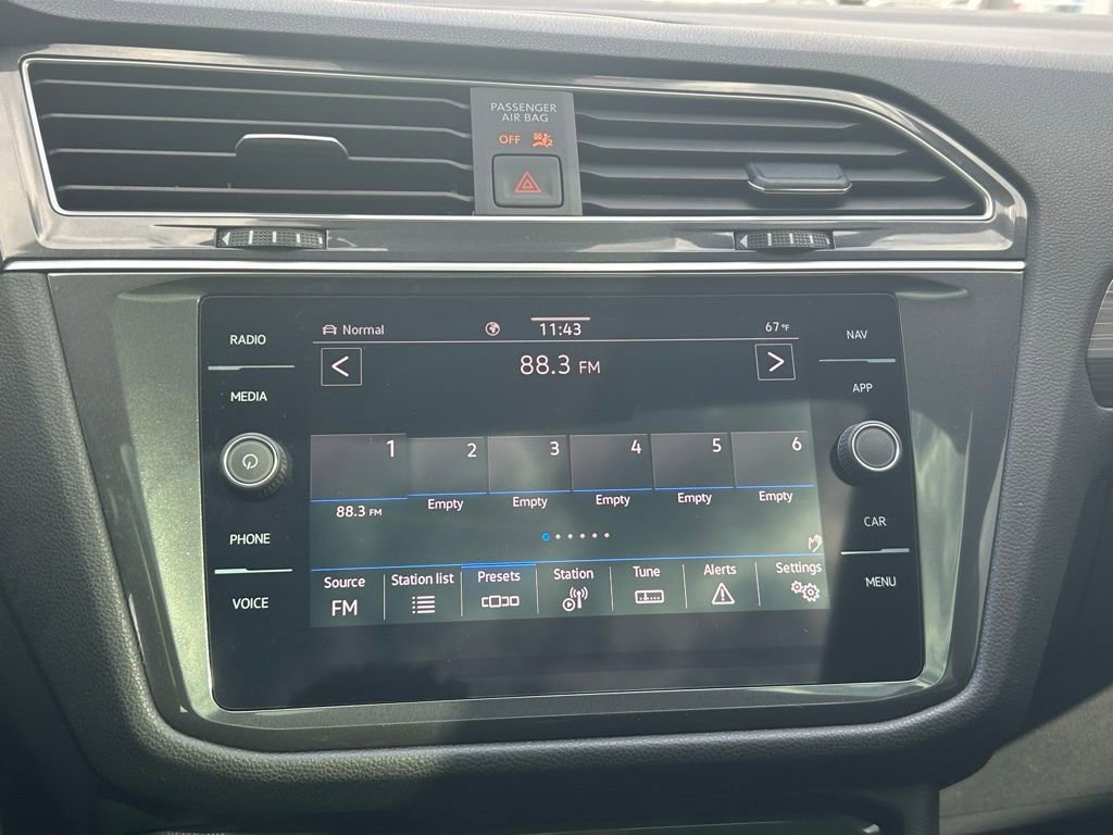 Used 2024 Volkswagen Tiguan SEL R-Line image 15