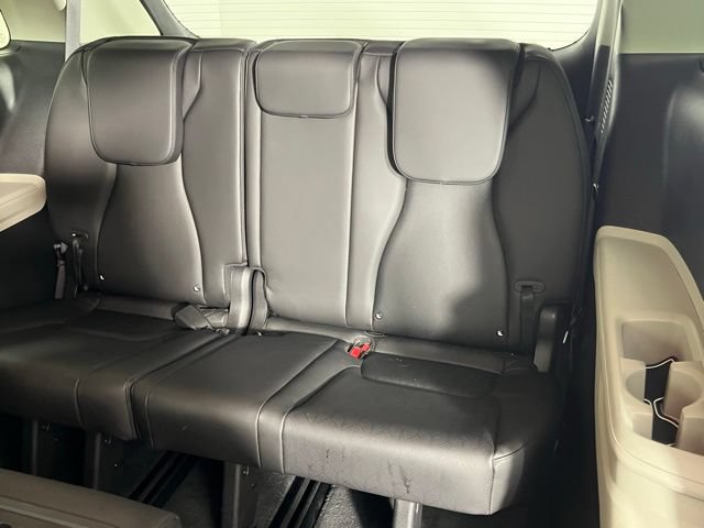 Used 2024 Kia Carnival EX FWD image 27
