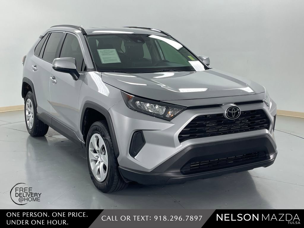 Used 2020 Toyota RAV4 LE AWD/4WD image 4