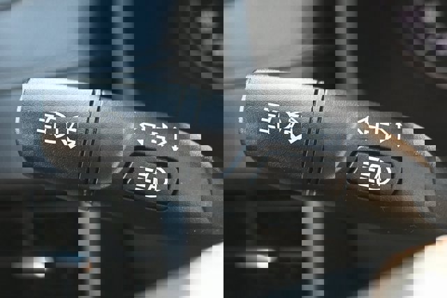 Used 2022 GMC Terrain SLE w/ Driver Convenience Package image 36