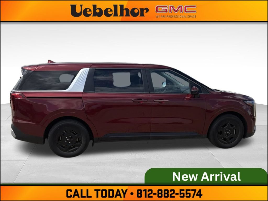 Used 2025 Kia Carnival FWD image 5