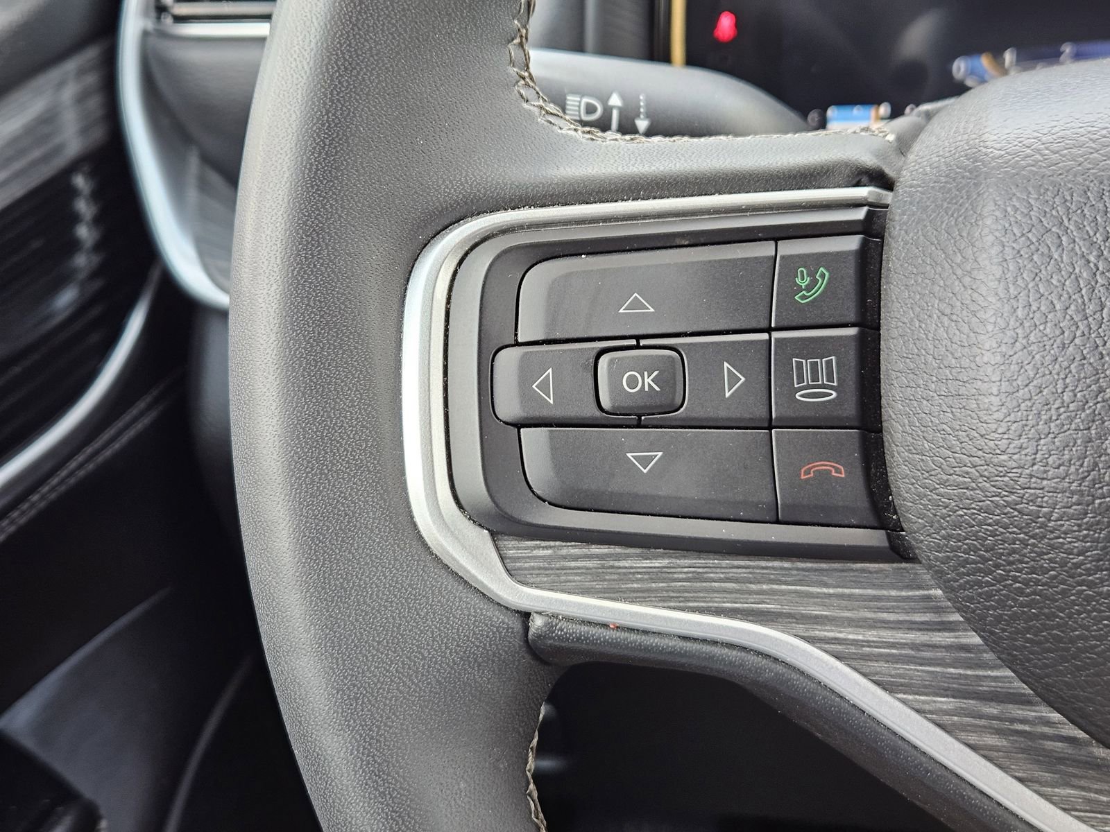 Used 2023 Jeep Wagoneer L Series III w/ Preferred Equipment Group image 27