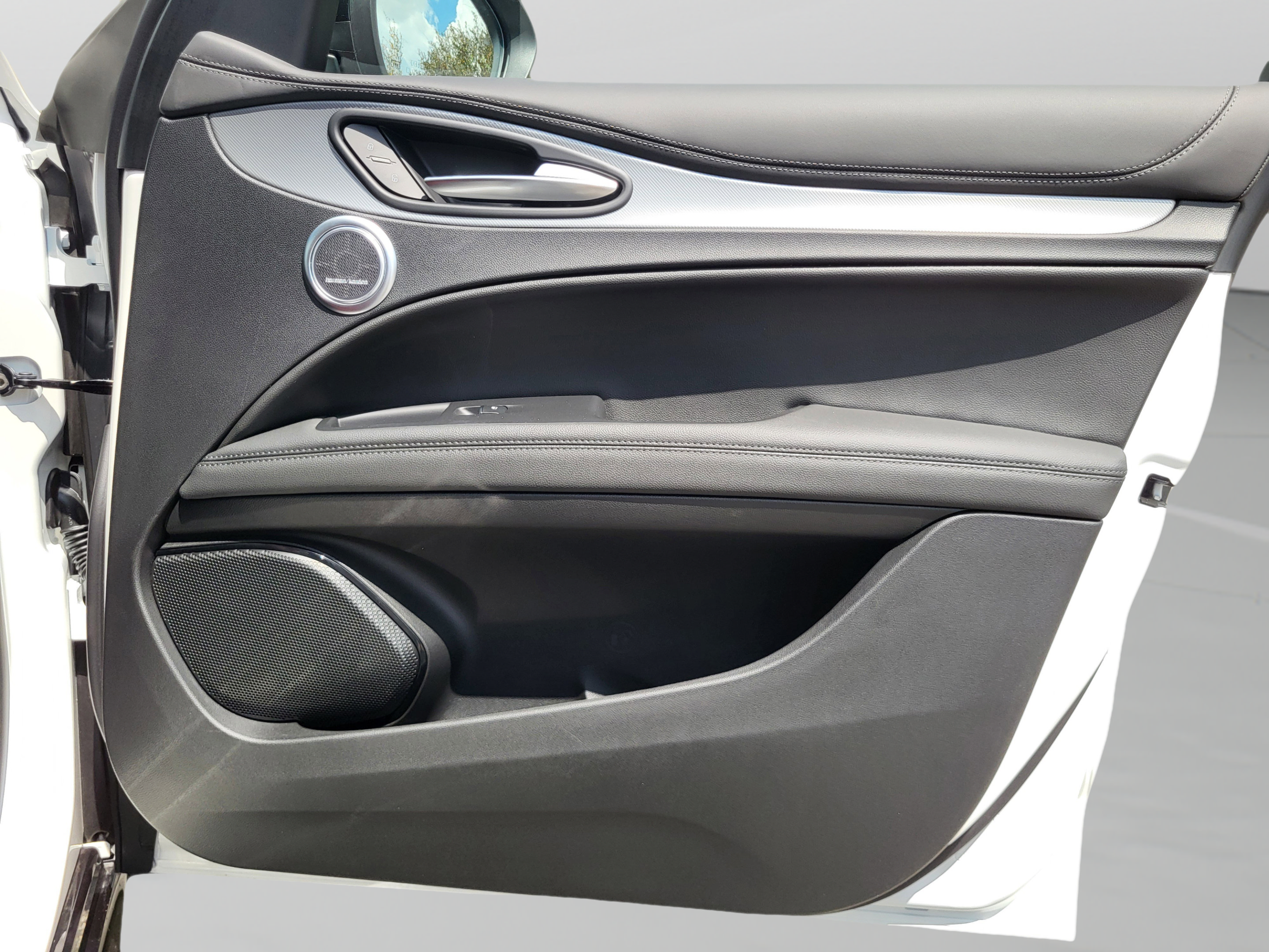 New 2026 Alfa Romeo Stelvio Sprint AWD/4WD image 31