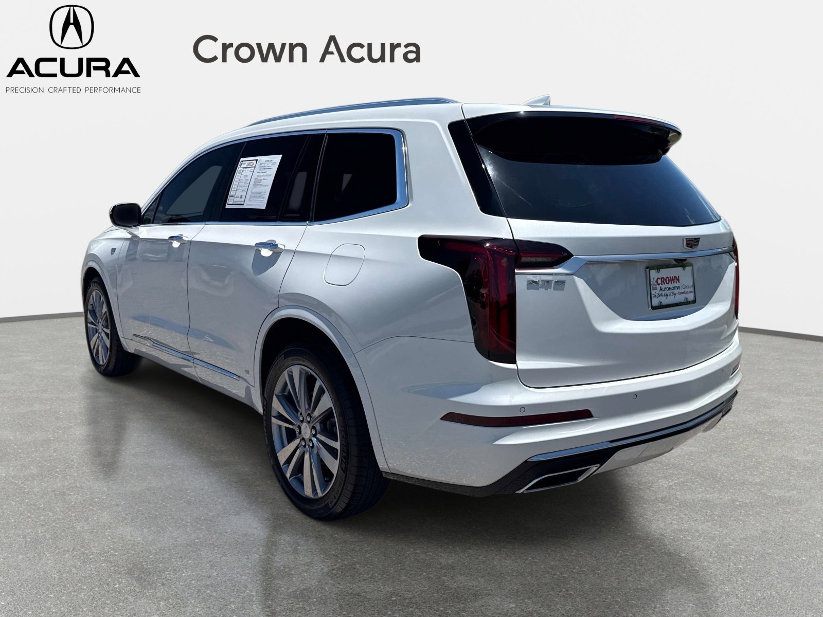 Used 2023 Cadillac XT6 Premium Luxury FWD image 4