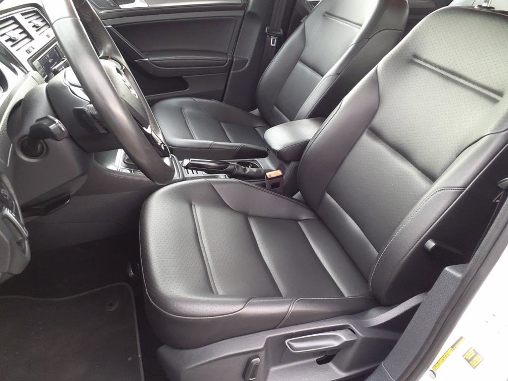 Used 2021 Volkswagen Golf 4-Door image 11