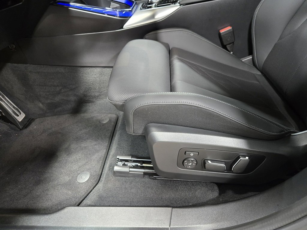 Used 2025 BMW X3 M50 w/ Premium Package image 12