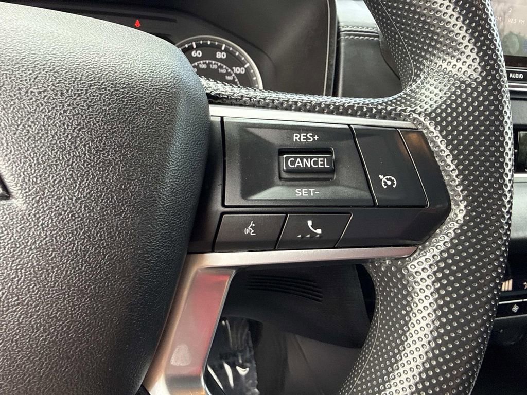 Used 2023 Mitsubishi Outlander ES FWD image 32