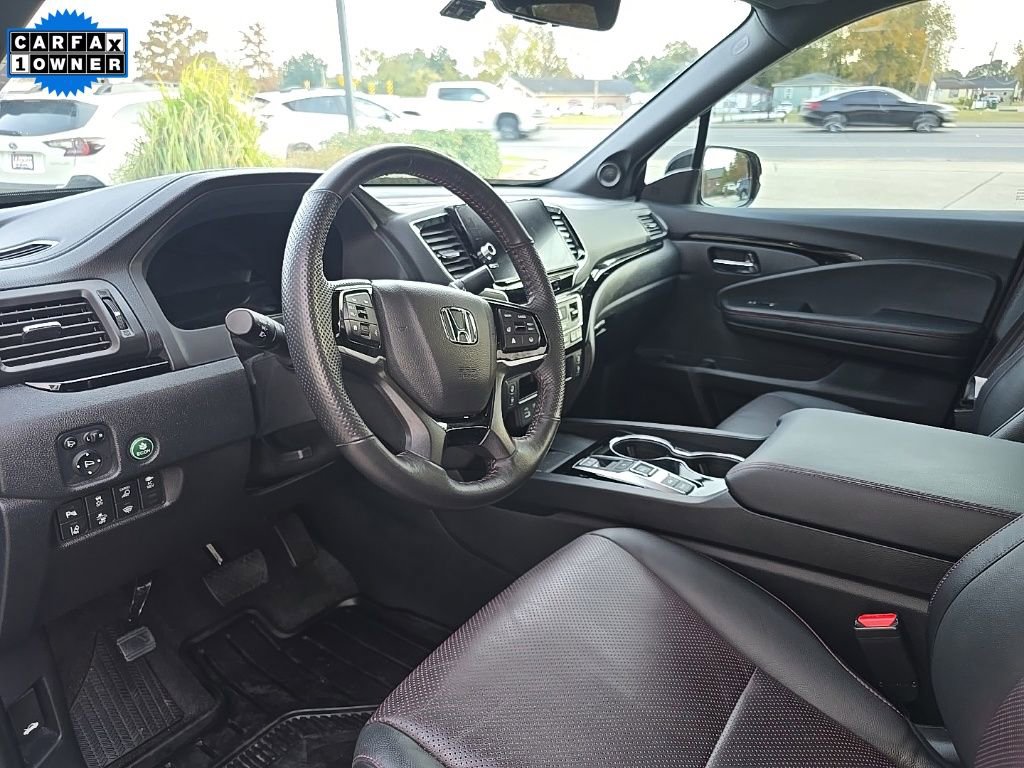 Used 2025 Honda Ridgeline Black Edition image 7
