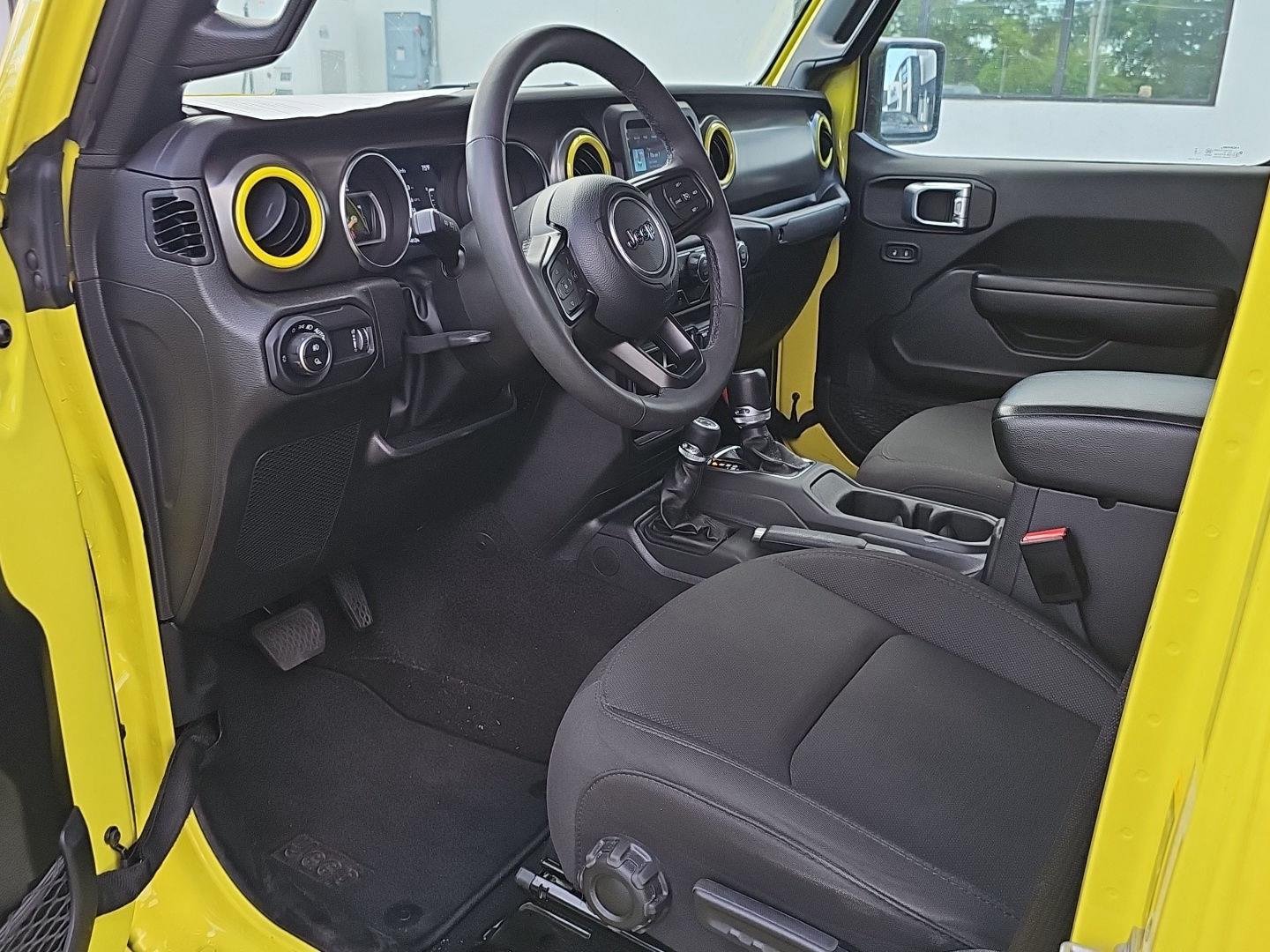 Used 2023 Jeep Gladiator Sport AWD/4WD image 13