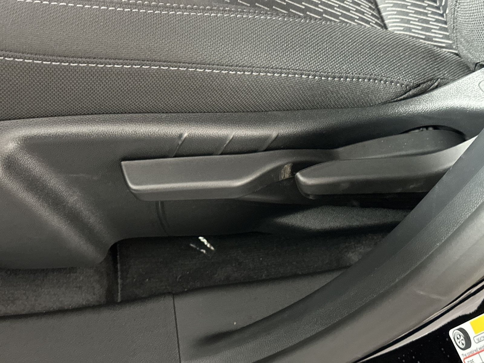 New 2027 Chevrolet Equinox LT FWD image 14