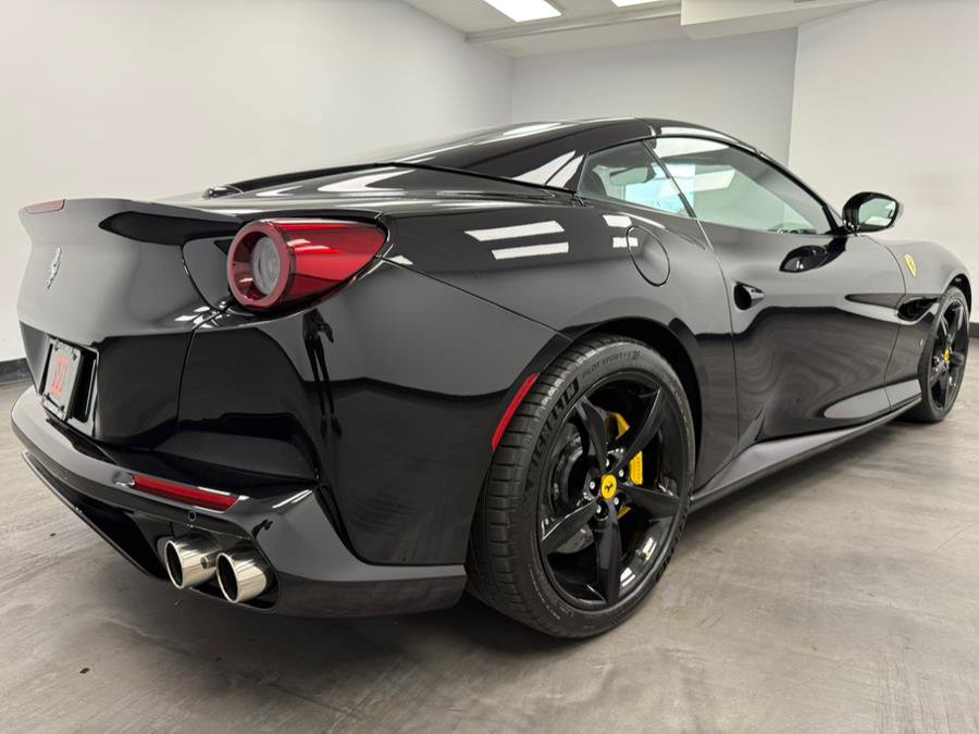 Used 2019 Ferrari Portofino RWD image 38