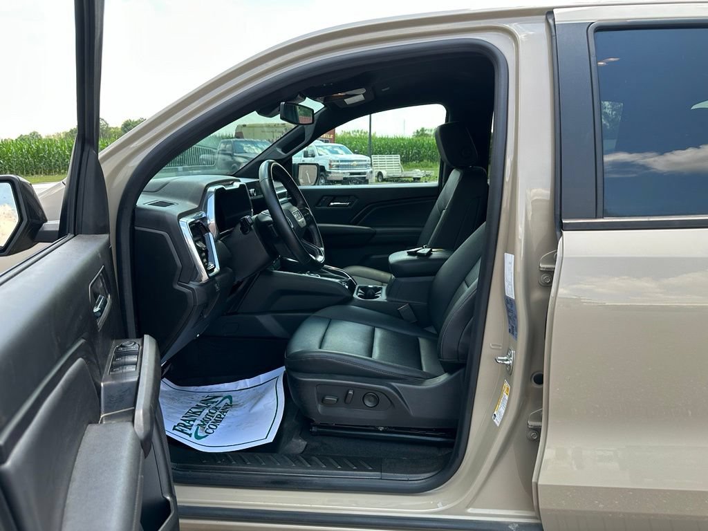 Used 2023 GMC Canyon Elevation w/ Elevation Premium Package AWD/4WD image 10