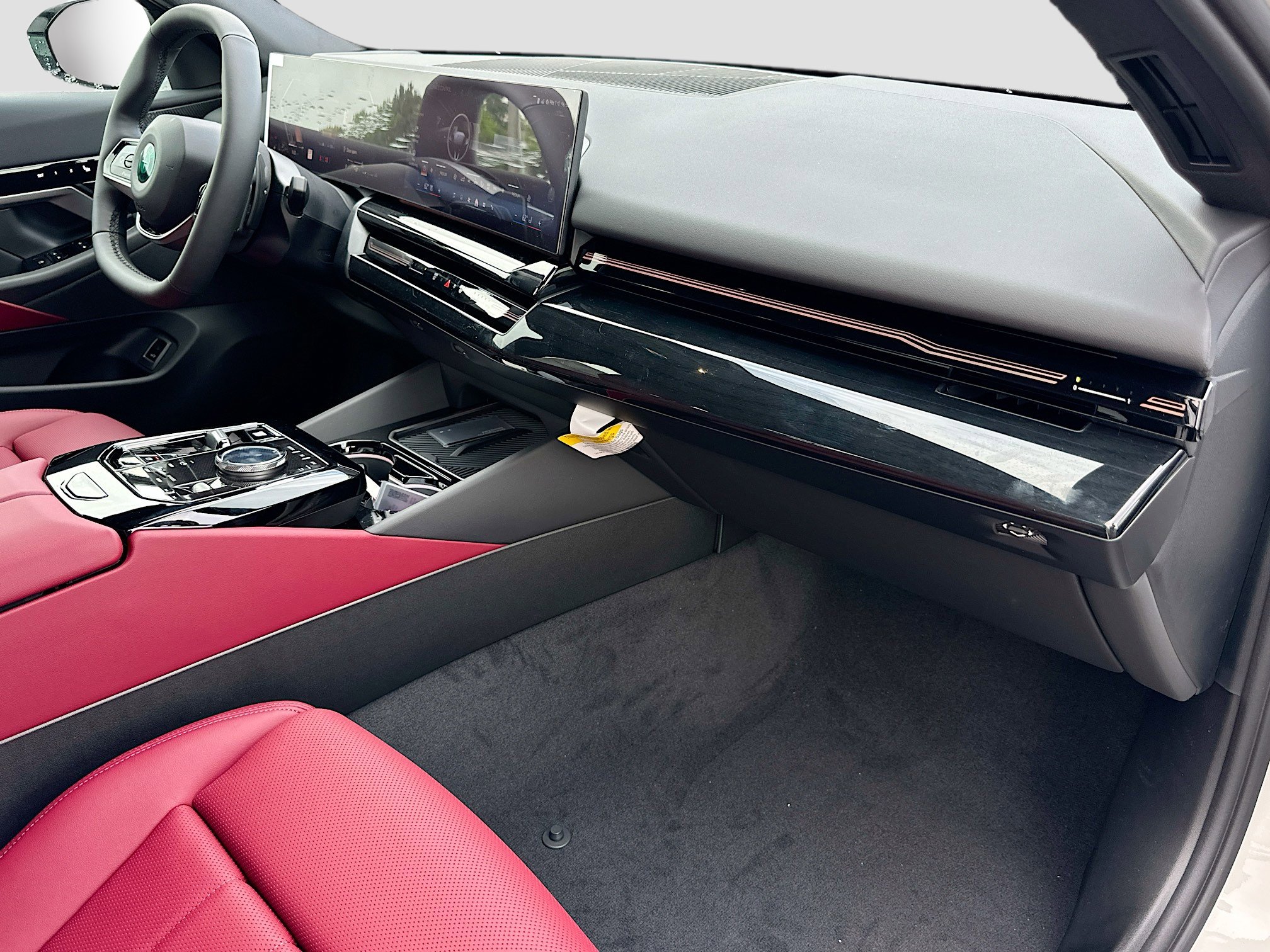 New 2026 BMW 530i 530i w/ Convenience Package image 24