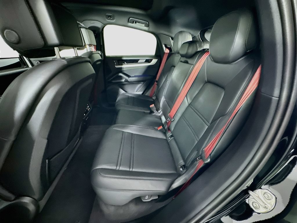 Certified 2026 Porsche Cayenne Coupe AWD/4WD image 23
